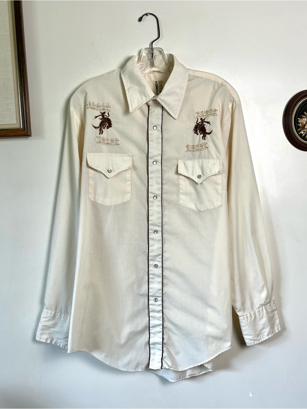 1970’s Single Stitch Pearl Snap Buttons Embroidered Rodeo Long Sleeve Button Up
